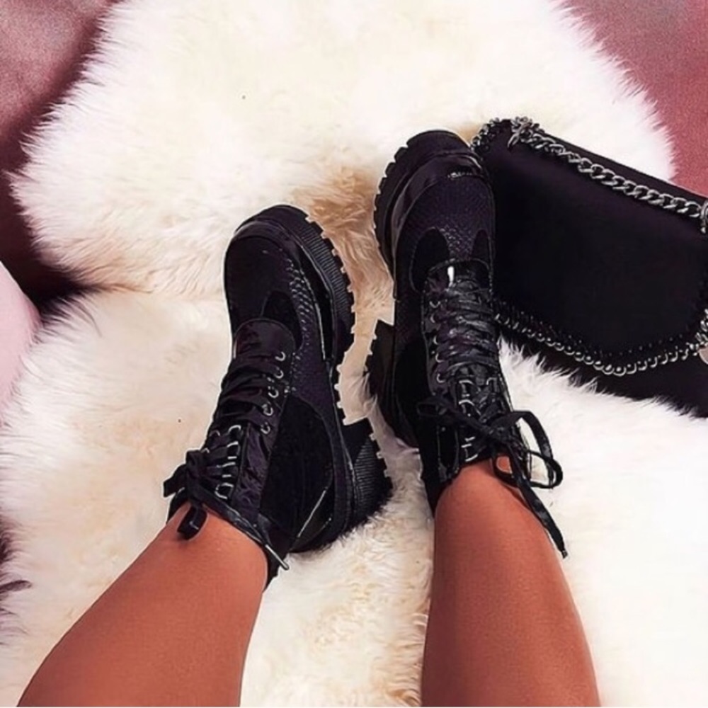 Combat boots